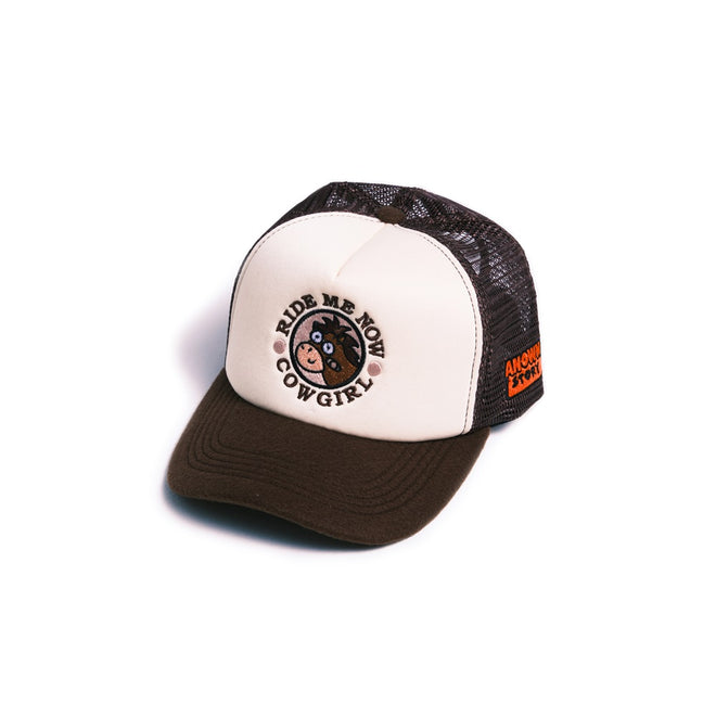 COWBOY TRUCKER // WHITE BROWN